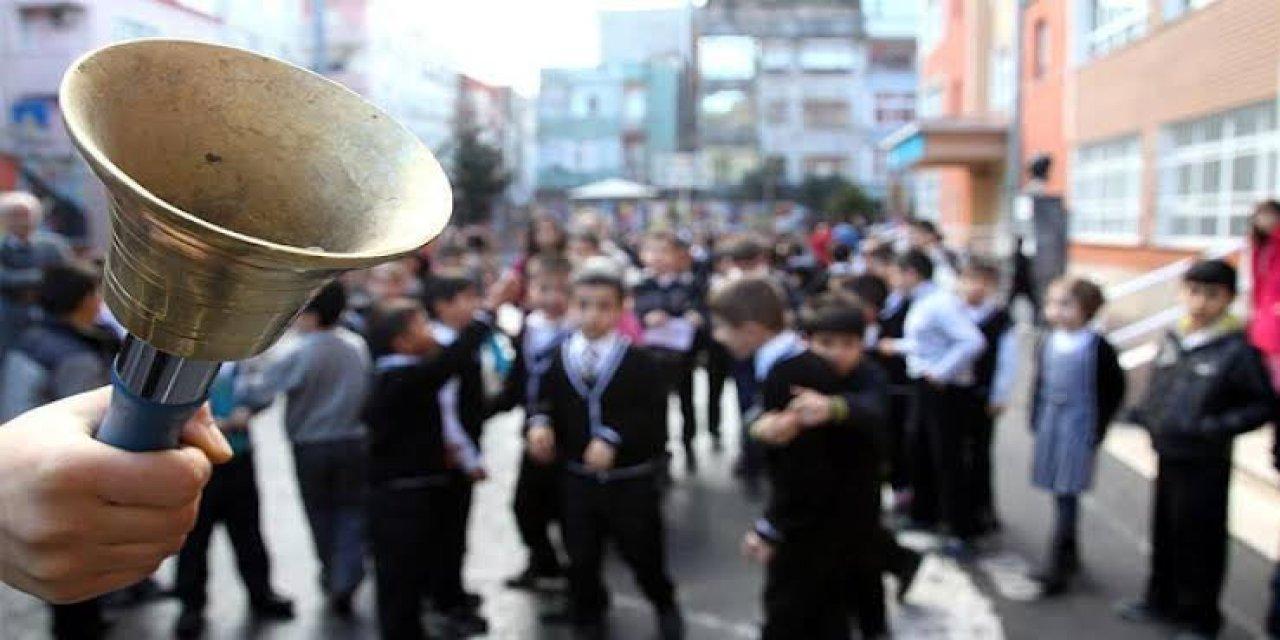 MEB Harekete Geçti! Okulların Başlama ve Bitiş Saatlerinde Değişiklik Yapılacak mı?